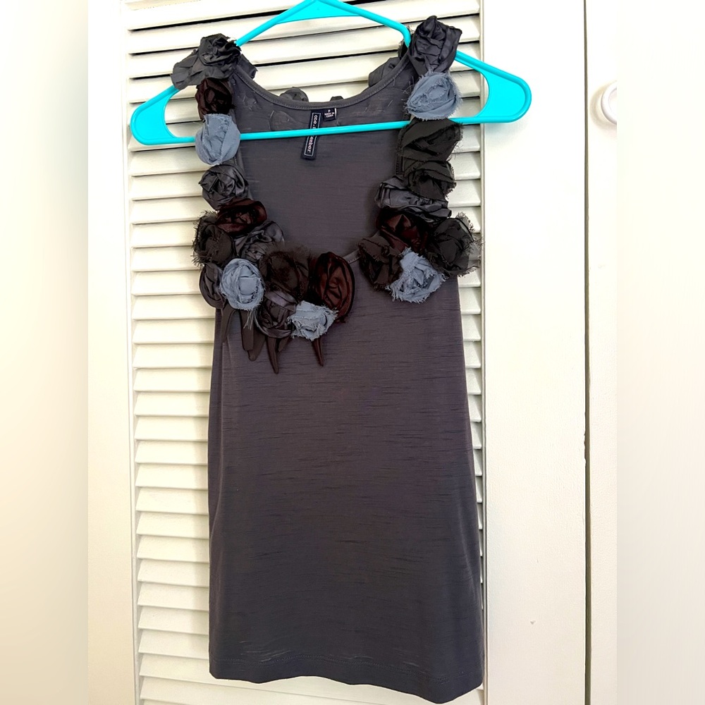 Anthropologie Grey Tank with Rosettes